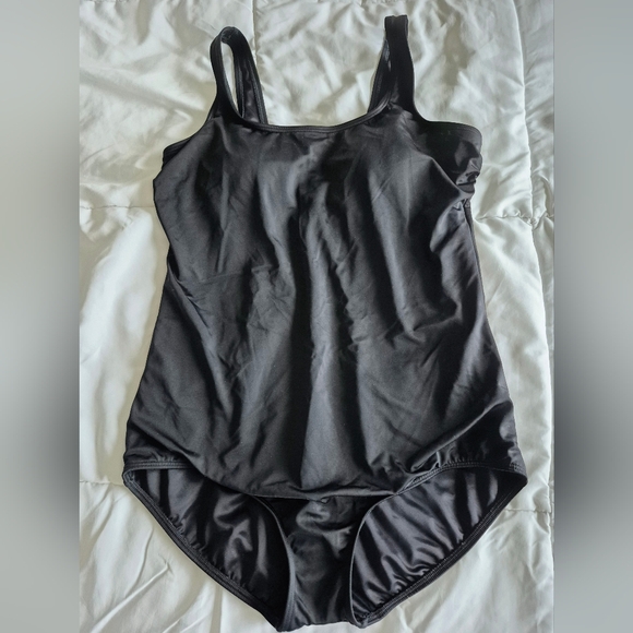 Land's End Full Coverage One-Piece Swimsuit Beach Resort Spring Summer Vacation - Picture 6 of 8